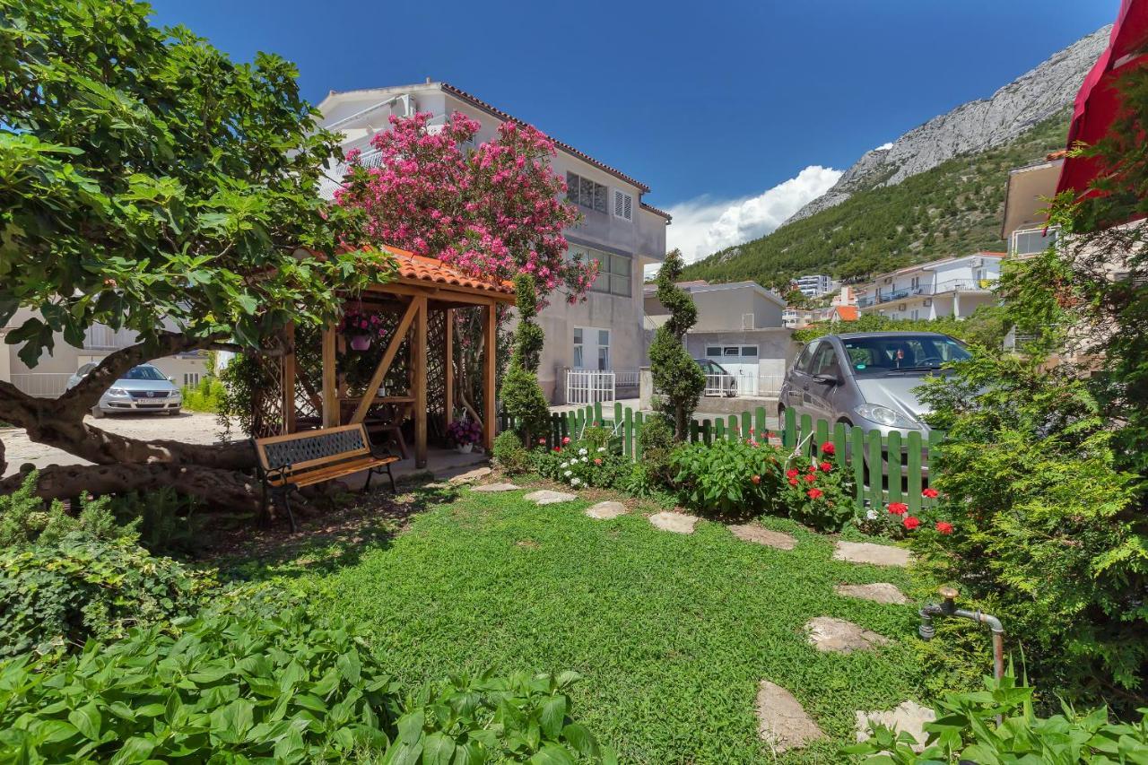 Apartmani Luna Baška Voda Dış mekan fotoğraf