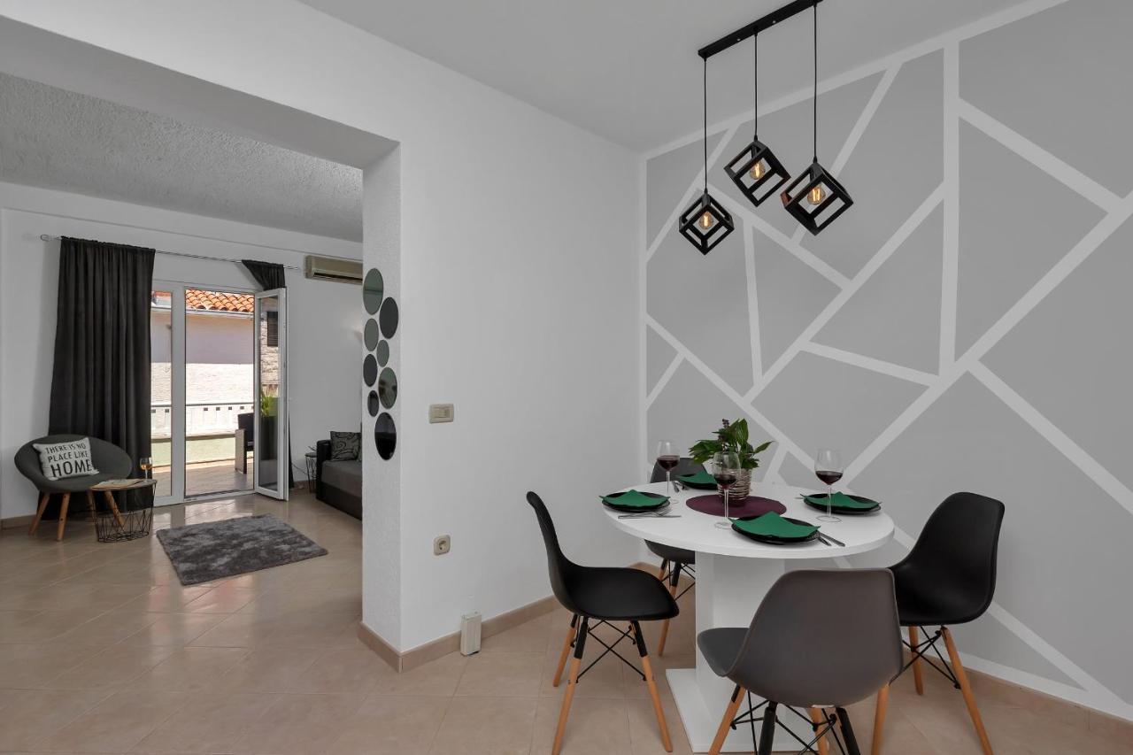 Apartmani Luna Baška Voda Dış mekan fotoğraf
