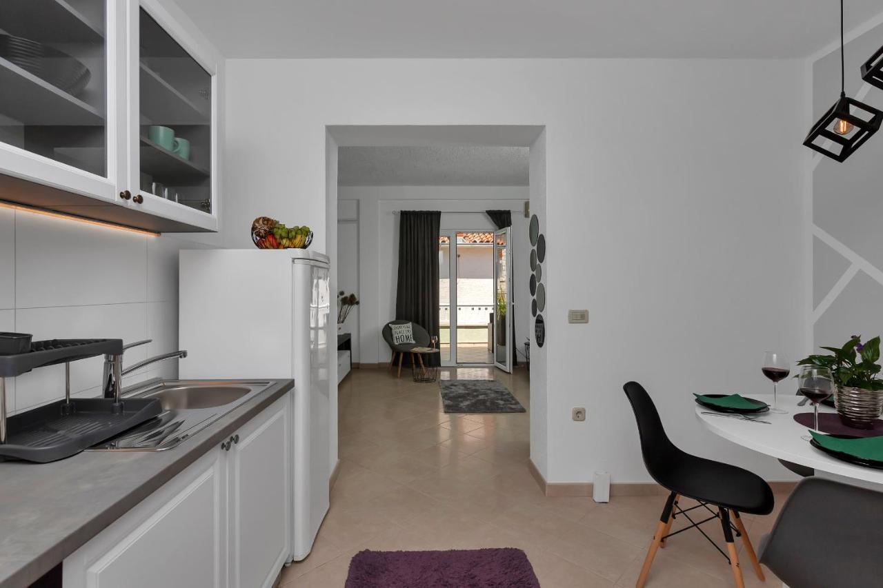 Apartmani Luna Baška Voda Dış mekan fotoğraf