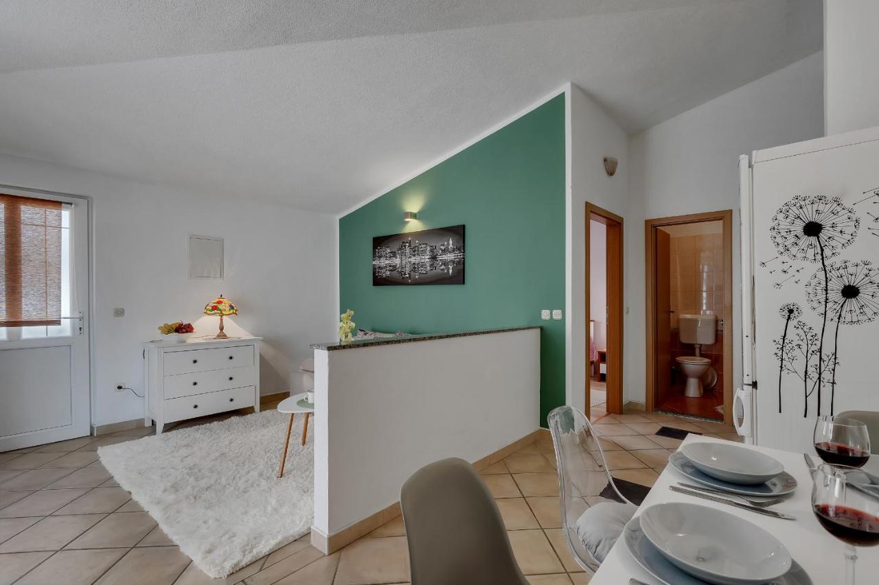 Apartmani Luna Baška Voda Dış mekan fotoğraf