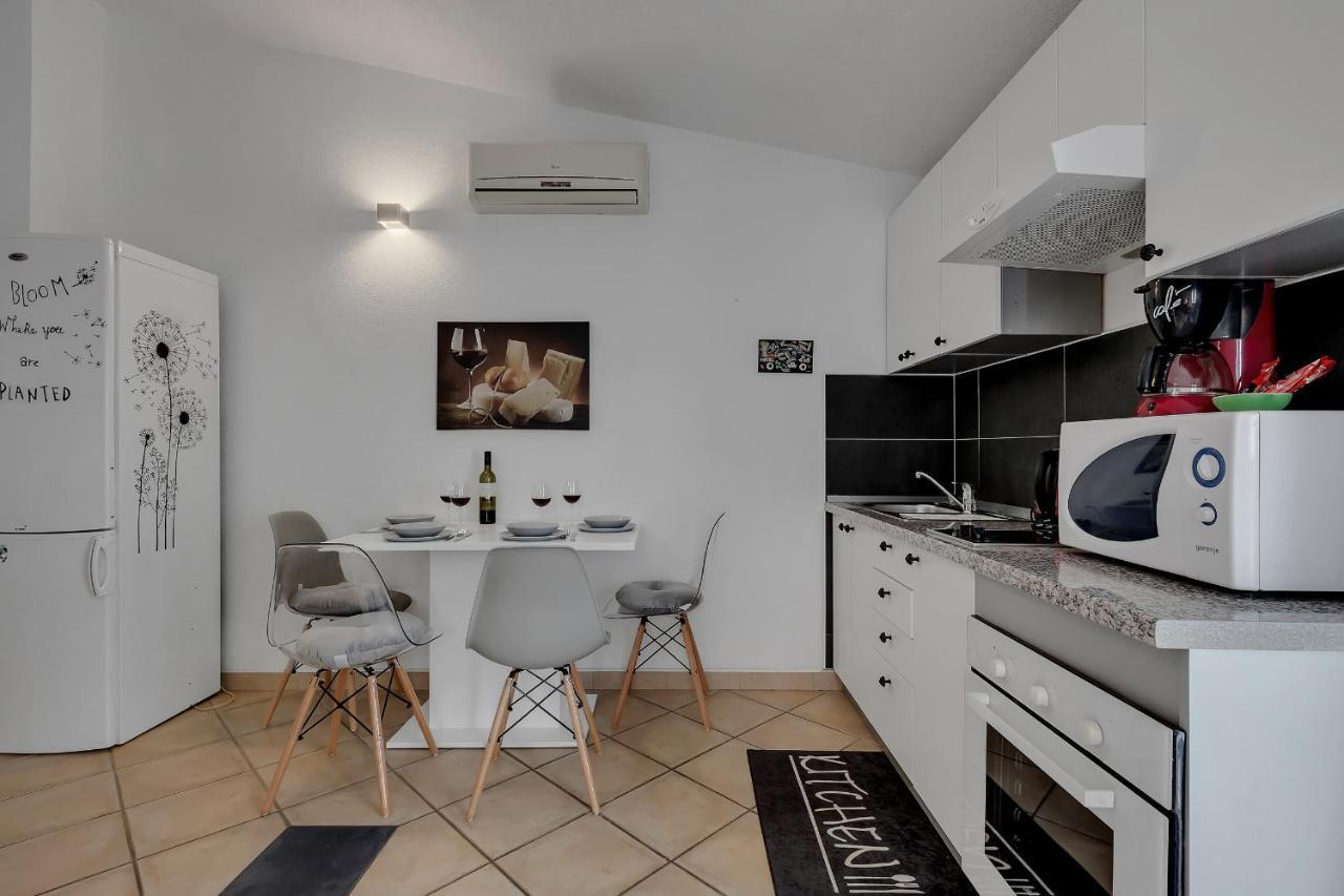 Apartmani Luna Baška Voda Dış mekan fotoğraf