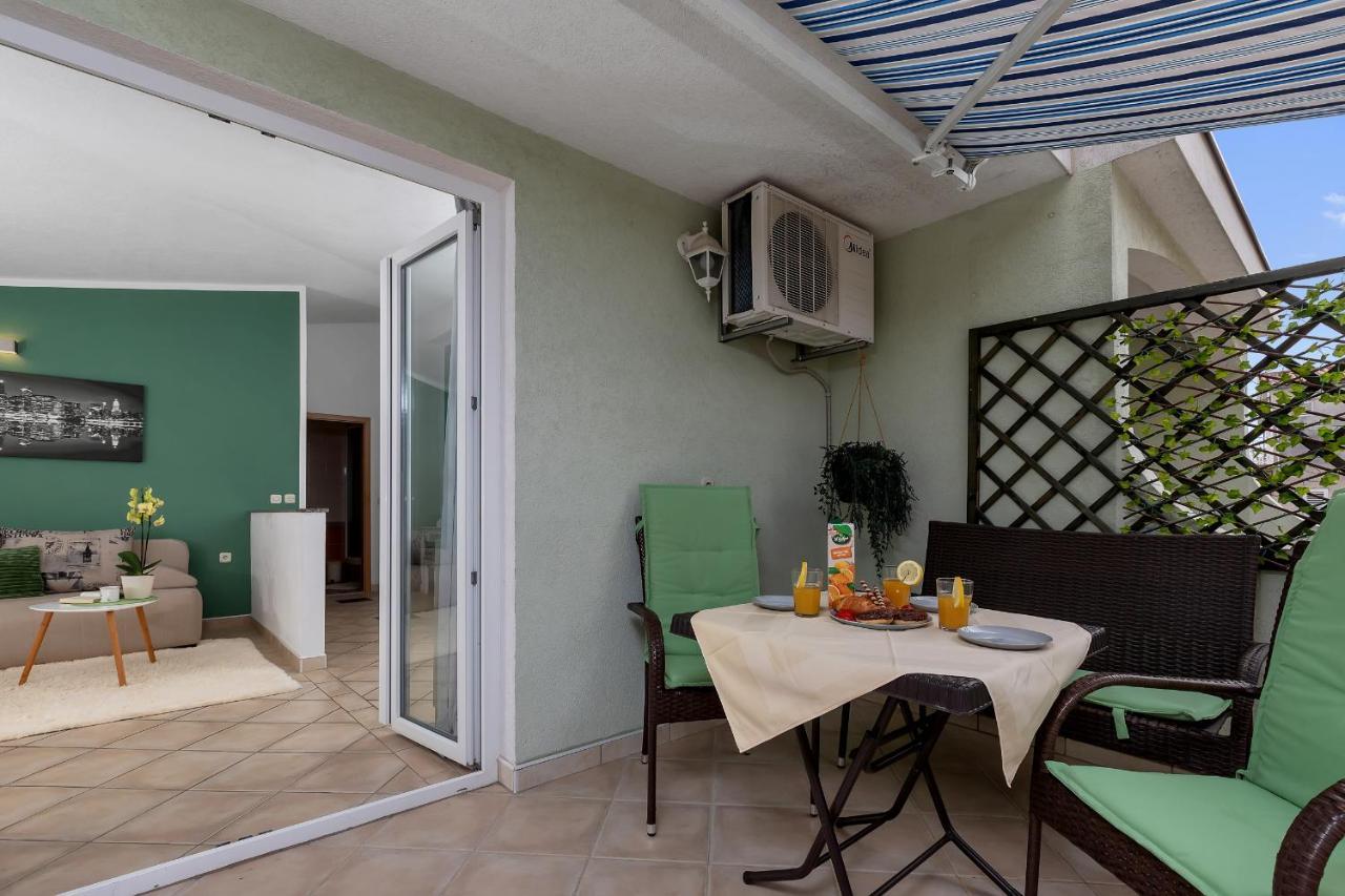 Apartmani Luna Baška Voda Dış mekan fotoğraf