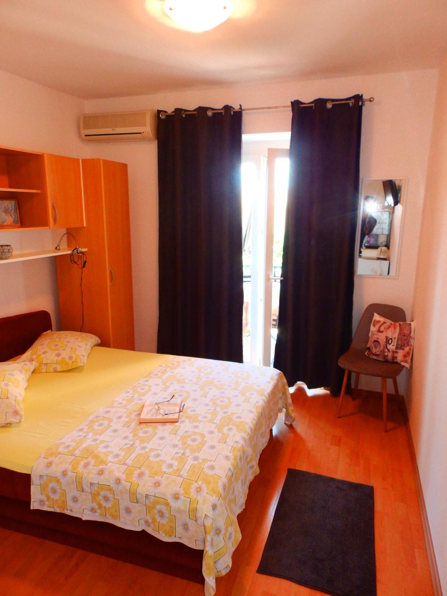 Apartmani Luna Baška Voda Oda fotoğraf
